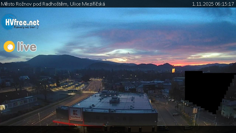 Město Rožnov pod Radhoštěm - Ulice Meziříčská - 1.11.2025 v 06:15 Město Rožnov pod Radhoštěm - Ulice Meziříčská - 1.11.2025 v 06:15