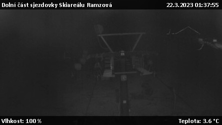 Skiarena R3 Ramzová - Dolní část sjezdovky Skiareálu Ramzová - 22.3.2023 v 01:37