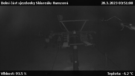 Skiarena R3 Ramzová - Dolní část sjezdovky Skiareálu Ramzová - 28.3.2023 v 03:51