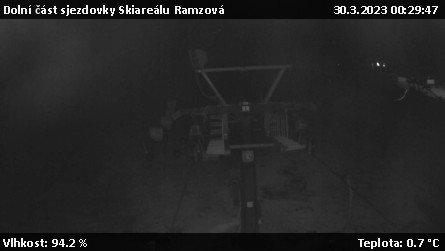 Skiarena R3 Ramzová - Dolní část sjezdovky Skiareálu Ramzová - 30.3.2023 v 00:29