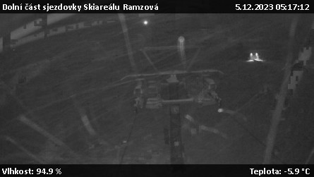 Skiarena R3 Ramzová - Dolní část sjezdovky Skiareálu Ramzová - 5.12.2023 v 05:17