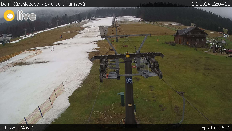 Horské atrakce Ramzová - Dolní část sjezdovky Skiareálu Ramzová - 1.1.2024 v 12:04 Horské atrakce Ramzová - Dolní část sjezdovky Skiareálu Ramzová - 1.1.2024 v 12:04