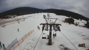 Horské atrakce Ramzová - Dolní část sjezdovky Skiareálu Ramzová - 3.2.2024 v 10:00 Horské atrakce Ramzová - Dolní část sjezdovky Skiareálu Ramzová - 3.2.2024 v 10:00