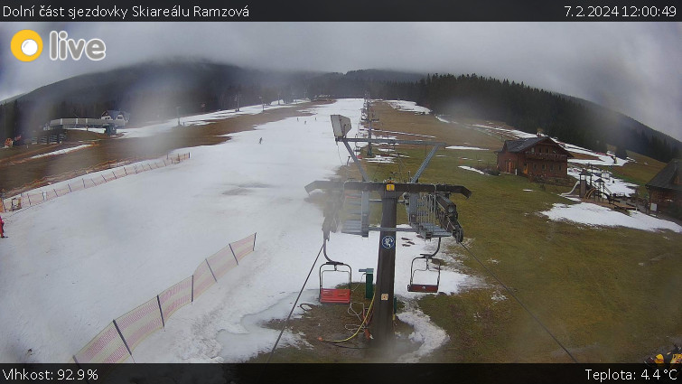 Horské atrakce Ramzová - Dolní část sjezdovky Skiareálu Ramzová - 7.2.2024 v 12:00 Horské atrakce Ramzová - Dolní část sjezdovky Skiareálu Ramzová - 7.2.2024 v 12:00