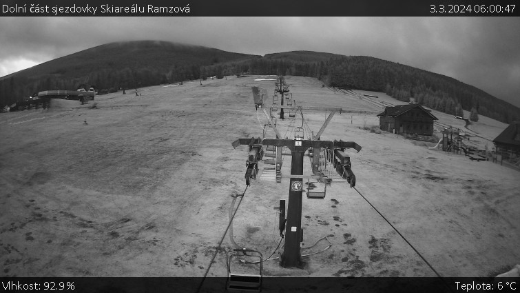 Skiarena R3 Ramzová - Dolní část sjezdovky Skiareálu Ramzová - 3.3.2024 v 06:00