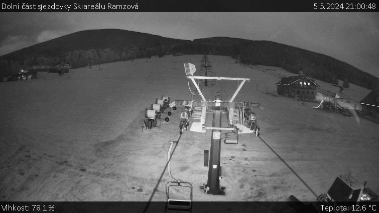 Skiarena R3 Ramzová - Dolní část sjezdovky Skiareálu Ramzová - 5.5.2024 v 21:00