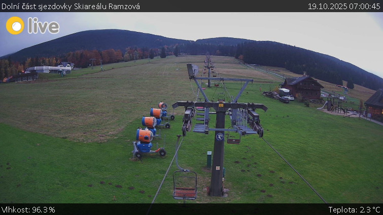 Horské atrakce Ramzová - Dolní část sjezdovky Skiareálu Ramzová - 19.10.2025 v 07:00 Horské atrakce Ramzová - Dolní část sjezdovky Skiareálu Ramzová - 19.10.2025 v 07:00