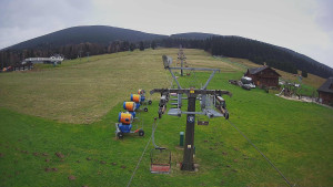 Horské atrakce Ramzová - Dolní část sjezdovky Skiareálu Ramzová - 8.11.2025 v 13:00 Horské atrakce Ramzová - Dolní část sjezdovky Skiareálu Ramzová - 8.11.2025 v 13:00