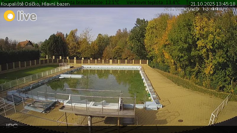 Koupaliště Osíčko - Hlavní bazen - 21.10.2025 v 13:45 Koupaliště Osíčko - Hlavní bazen - 21.10.2025 v 13:45