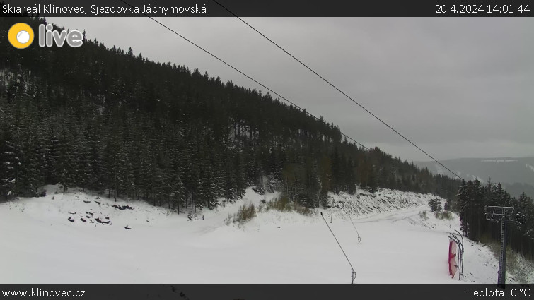 Skiareál Klínovec - Sjezdovka Jáchymovská, lanovka Prima Express - 20.4.2024 v 14:01