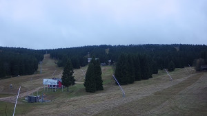 Skiareál Klínovec - Sjezdovka Pařezovka, lanovka CineStar Express - 2.11.2025 v 10:02 Skiareál Klínovec - Sjezdovka Pařezovka, lanovka CineStar Express - 2.11.2025 v 10:02