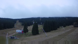 Skiareál Klínovec - Sjezdovka Pařezovka, lanovka CineStar Express - 2.11.2025 v 13:02 Skiareál Klínovec - Sjezdovka Pařezovka, lanovka CineStar Express - 2.11.2025 v 13:02