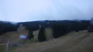 Skiareál Klínovec - Sjezdovka Pařezovka, lanovka CineStar Express - 2.11.2025 v 16:32 Skiareál Klínovec - Sjezdovka Pařezovka, lanovka CineStar Express - 2.11.2025 v 16:32