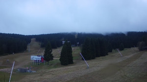 Skiareál Klínovec - Sjezdovka Pařezovka, lanovka CineStar Express - 2.11.2025 v 17:02 Skiareál Klínovec - Sjezdovka Pařezovka, lanovka CineStar Express - 2.11.2025 v 17:02