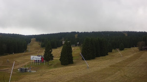 Skiareál Klínovec - Sjezdovka Pařezovka, lanovka CineStar Express - 11.11.2025 v 13:02 Skiareál Klínovec - Sjezdovka Pařezovka, lanovka CineStar Express - 11.11.2025 v 13:02