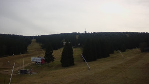 Skiareál Klínovec - Sjezdovka Pařezovka, lanovka CineStar Express - 14.11.2025 v 16:02 Skiareál Klínovec - Sjezdovka Pařezovka, lanovka CineStar Express - 14.11.2025 v 16:02