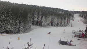 Skiareál Klínovec - Sjezdovka Pařezovka, lanovka CineStar Express - 27.12.2025 v 08:32 Skiareál Klínovec - Sjezdovka Pařezovka, lanovka CineStar Express - 27.12.2025 v 08:32