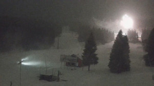 Skiareál Klínovec - Sjezdovka Pařezovka, lanovka CineStar Express - 1.1.2026 v 00:15 Skiareál Klínovec - Sjezdovka Pařezovka, lanovka CineStar Express - 1.1.2026 v 00:15