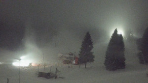 Skiareál Klínovec - Sjezdovka Pařezovka, lanovka CineStar Express - 1.1.2026 v 04:32 Skiareál Klínovec - Sjezdovka Pařezovka, lanovka CineStar Express - 1.1.2026 v 04:32