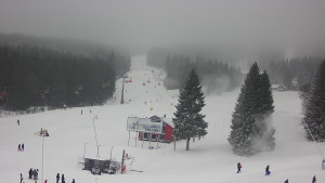 Skiareál Klínovec - Sjezdovka Pařezovka, lanovka CineStar Express - 1.1.2026 v 15:02 Skiareál Klínovec - Sjezdovka Pařezovka, lanovka CineStar Express - 1.1.2026 v 15:02