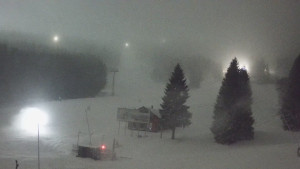 Skiareál Klínovec - Sjezdovka Pařezovka, lanovka CineStar Express - 1.1.2026 v 18:02 Skiareál Klínovec - Sjezdovka Pařezovka, lanovka CineStar Express - 1.1.2026 v 18:02