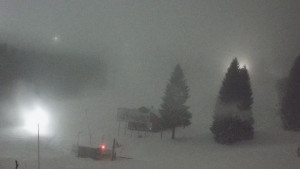 Skiareál Klínovec - Sjezdovka Pařezovka, lanovka CineStar Express - 1.1.2026 v 19:02 Skiareál Klínovec - Sjezdovka Pařezovka, lanovka CineStar Express - 1.1.2026 v 19:02