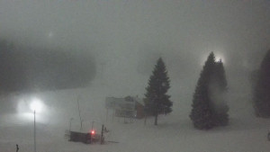 Skiareál Klínovec - Sjezdovka Pařezovka, lanovka CineStar Express - 1.1.2026 v 19:32 Skiareál Klínovec - Sjezdovka Pařezovka, lanovka CineStar Express - 1.1.2026 v 19:32