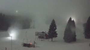 Skiareál Klínovec - Sjezdovka Pařezovka, lanovka CineStar Express - 1.1.2026 v 20:02 Skiareál Klínovec - Sjezdovka Pařezovka, lanovka CineStar Express - 1.1.2026 v 20:02