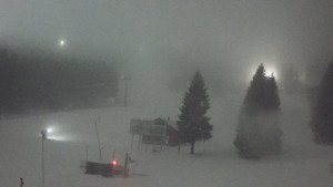 Skiareál Klínovec - Sjezdovka Pařezovka, lanovka CineStar Express - 1.1.2026 v 20:45 Skiareál Klínovec - Sjezdovka Pařezovka, lanovka CineStar Express - 1.1.2026 v 20:45