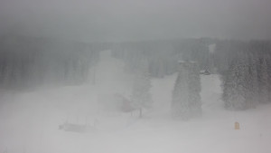 Skiareál Klínovec - Sjezdovka Pařezovka, lanovka CineStar Express - 16.2.2026 v 08:02 Skiareál Klínovec - Sjezdovka Pařezovka, lanovka CineStar Express - 16.2.2026 v 08:02