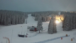 Skiareál Klínovec - Sjezdovka Pařezovka, lanovka CineStar Express - 16.2.2026 v 18:02 Skiareál Klínovec - Sjezdovka Pařezovka, lanovka CineStar Express - 16.2.2026 v 18:02