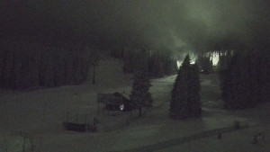 Skiareál Klínovec - Sjezdovka Pařezovka, lanovka CineStar Express - 16.2.2026 v 23:02 Skiareál Klínovec - Sjezdovka Pařezovka, lanovka CineStar Express - 16.2.2026 v 23:02