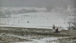 Horní část sjezdovky skiareálu Hlubočky