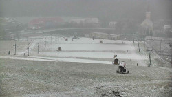 Horní část sjezdovky skiareálu Hlubočky