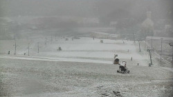 Horní část sjezdovky skiareálu Hlubočky