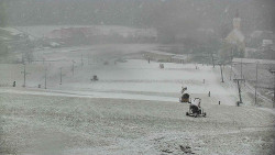 Horní část sjezdovky skiareálu Hlubočky