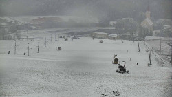 Horní část sjezdovky skiareálu Hlubočky