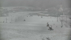 Horní část sjezdovky skiareálu Hlubočky