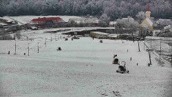 Horní část sjezdovky skiareálu Hlubočky