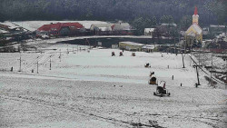 Horní část sjezdovky skiareálu Hlubočky