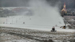 Horní část sjezdovky skiareálu Hlubočky