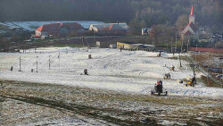 Horní část sjezdovky skiareálu Hlubočky