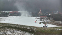 Horní část sjezdovky skiareálu Hlubočky