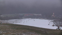 Horní část sjezdovky skiareálu Hlubočky