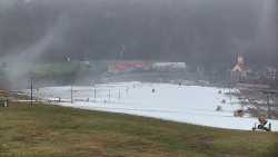 Horní část sjezdovky skiareálu Hlubočky