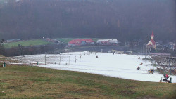 Horní část sjezdovky skiareálu Hlubočky