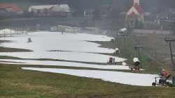 Horní část sjezdovky skiareálu Hlubočky