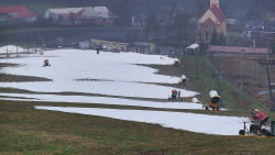 Horní část sjezdovky skiareálu Hlubočky