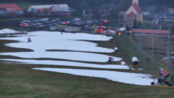 Horní část sjezdovky skiareálu Hlubočky