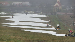 Horní část sjezdovky skiareálu Hlubočky